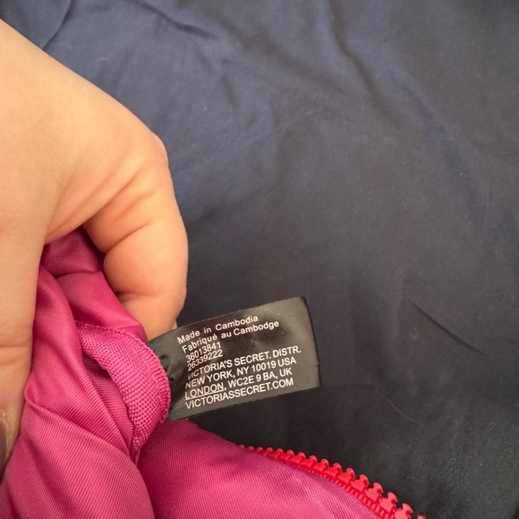 VS PINK Wristlet - Picture 10 of 10